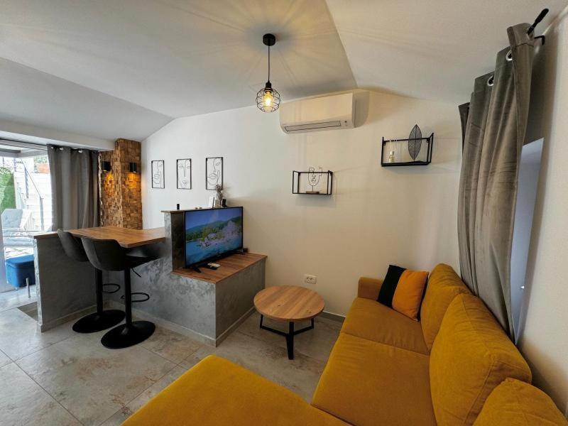Fiori Apartment